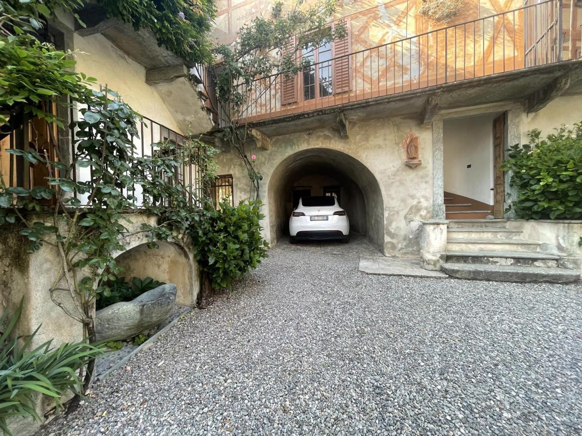 Villa Piano Nobile Al Roseto Del Drago San Bernardo  Esterno foto