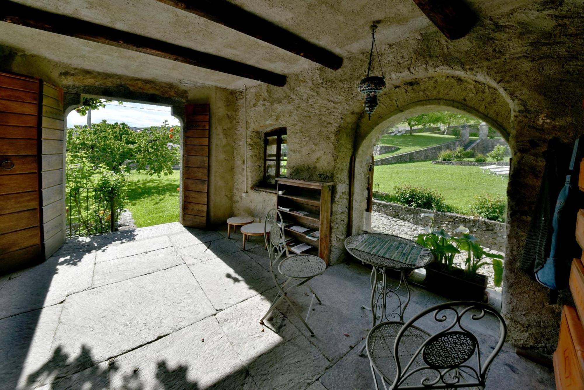 Villa Piano Nobile Al Roseto Del Drago San Bernardo  Esterno foto