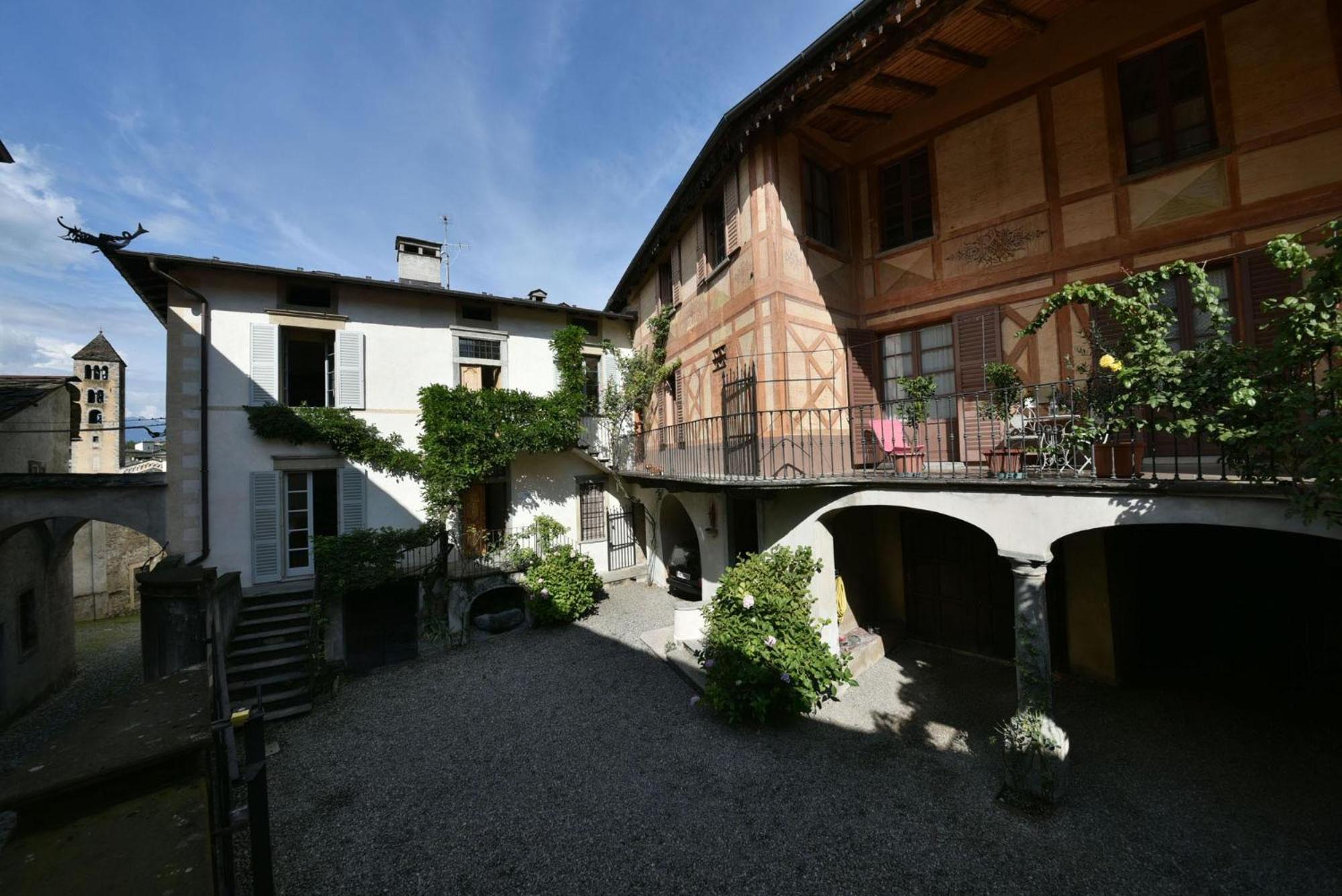 Villa Piano Nobile Al Roseto Del Drago San Bernardo  Esterno foto