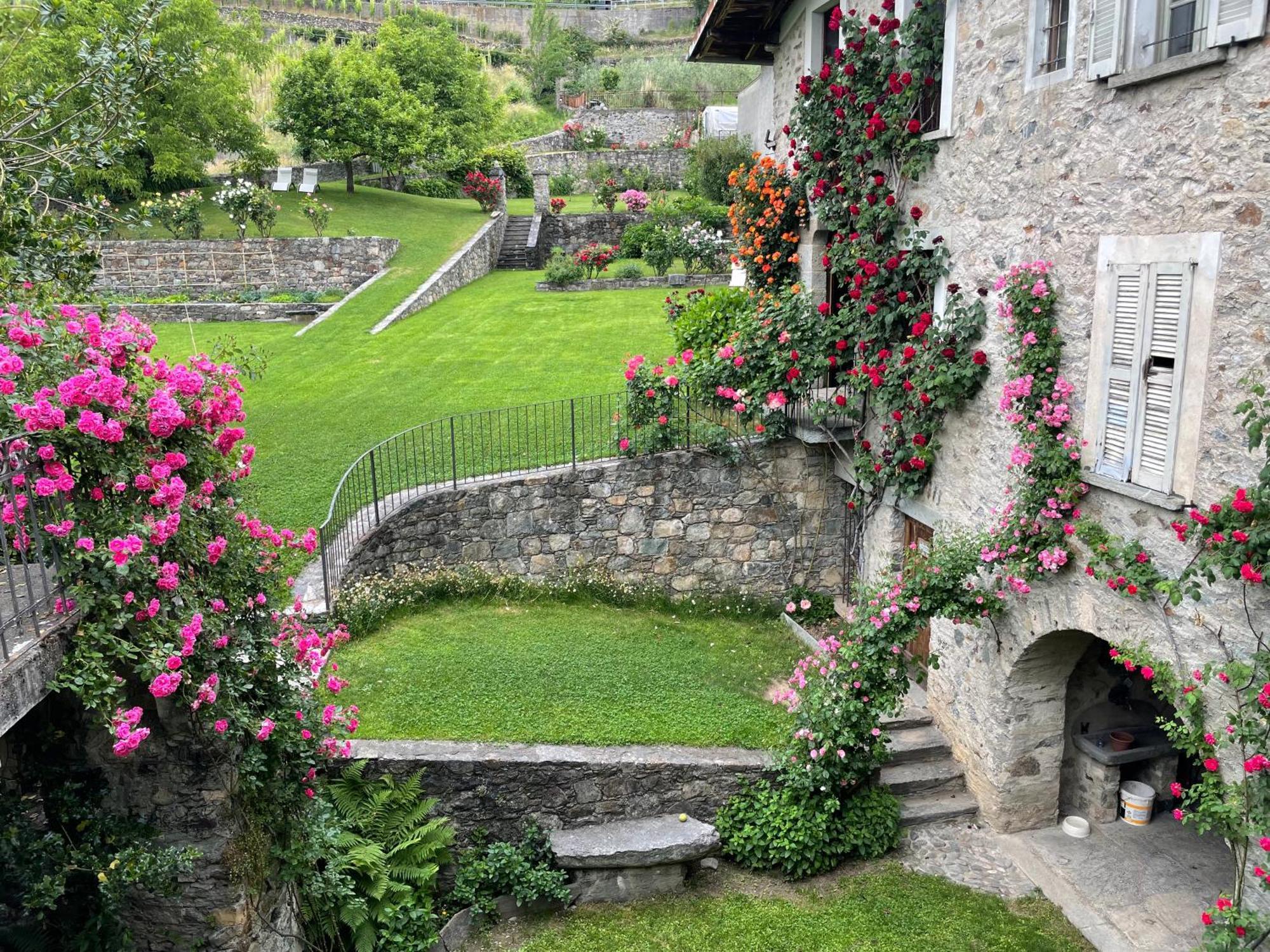 Villa Piano Nobile Al Roseto Del Drago San Bernardo  Esterno foto