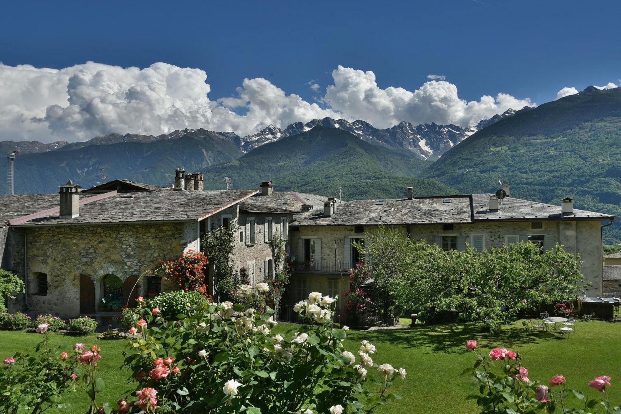 Villa Piano Nobile Al Roseto Del Drago San Bernardo  Esterno foto