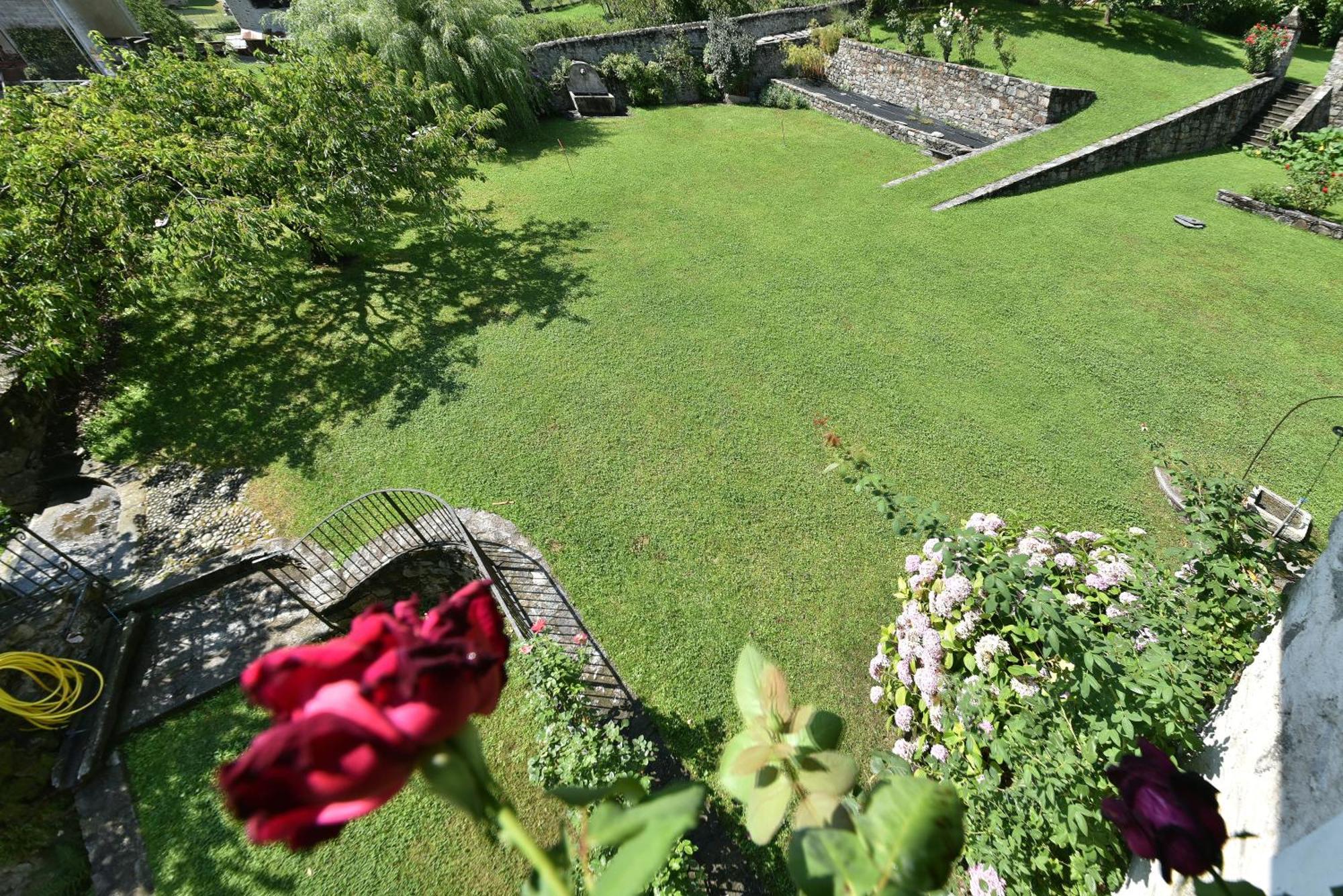 Villa Piano Nobile Al Roseto Del Drago San Bernardo  Esterno foto