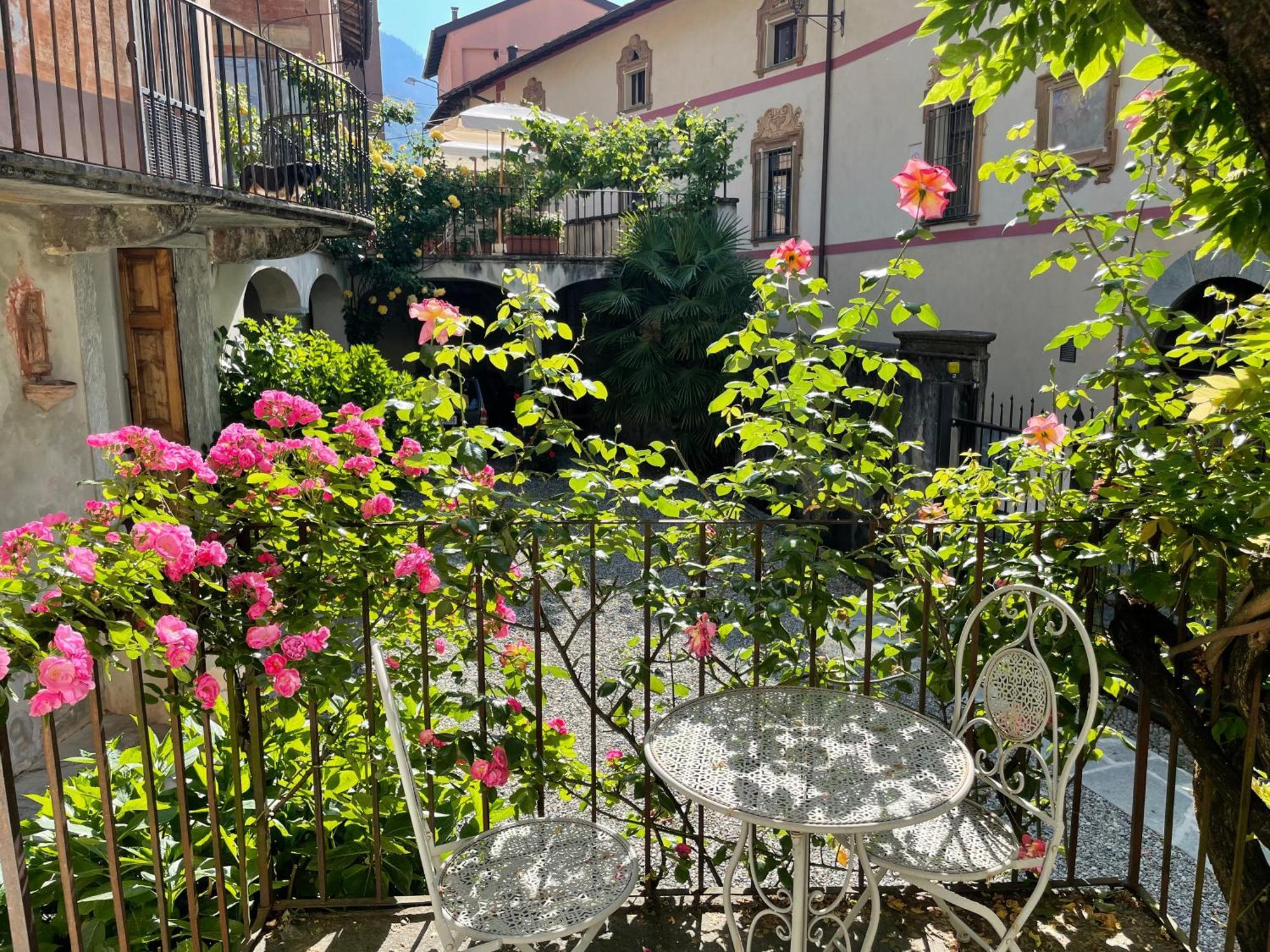 Villa Piano Nobile Al Roseto Del Drago San Bernardo  Esterno foto