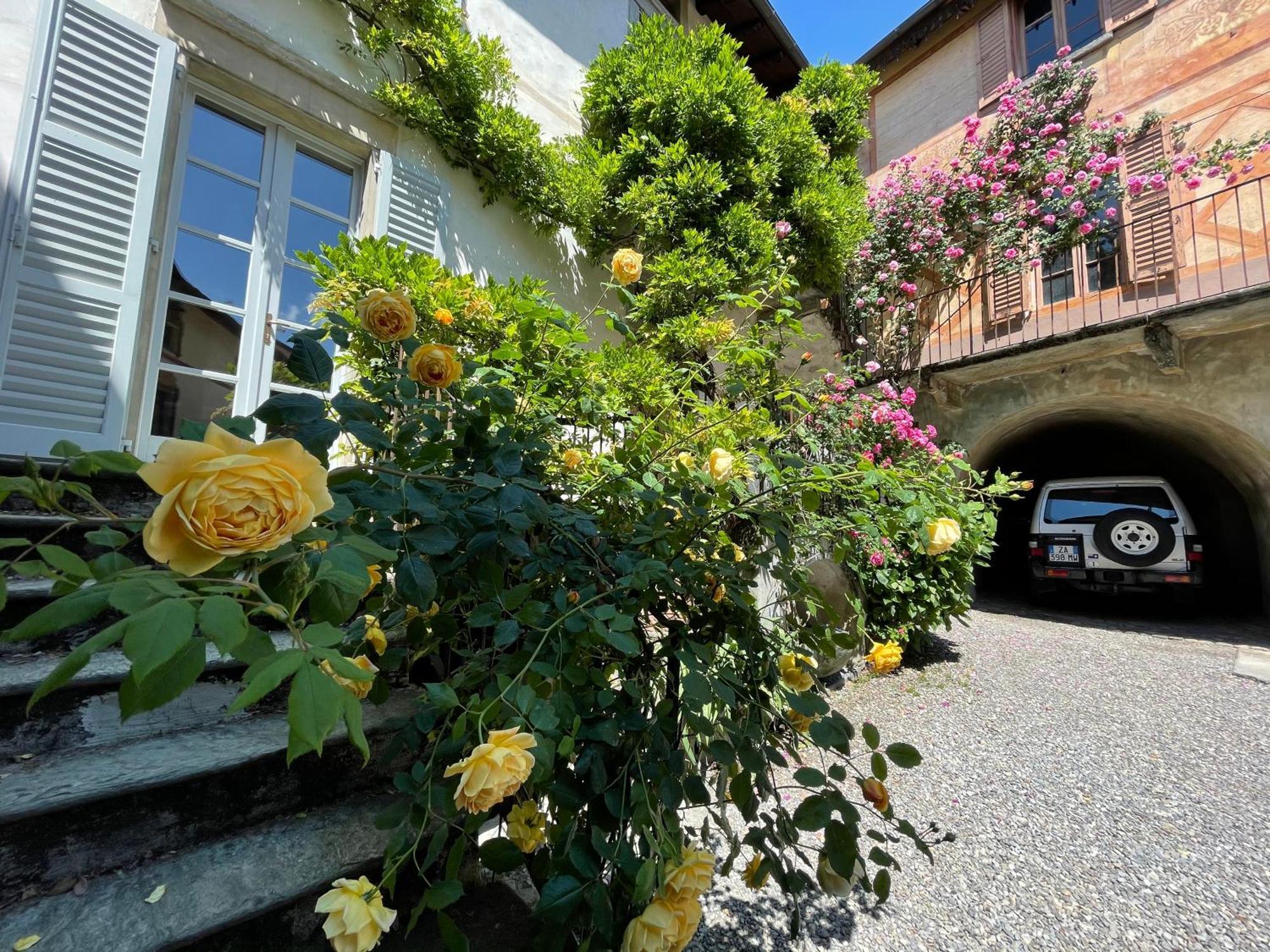 Villa Piano Nobile Al Roseto Del Drago San Bernardo  Esterno foto