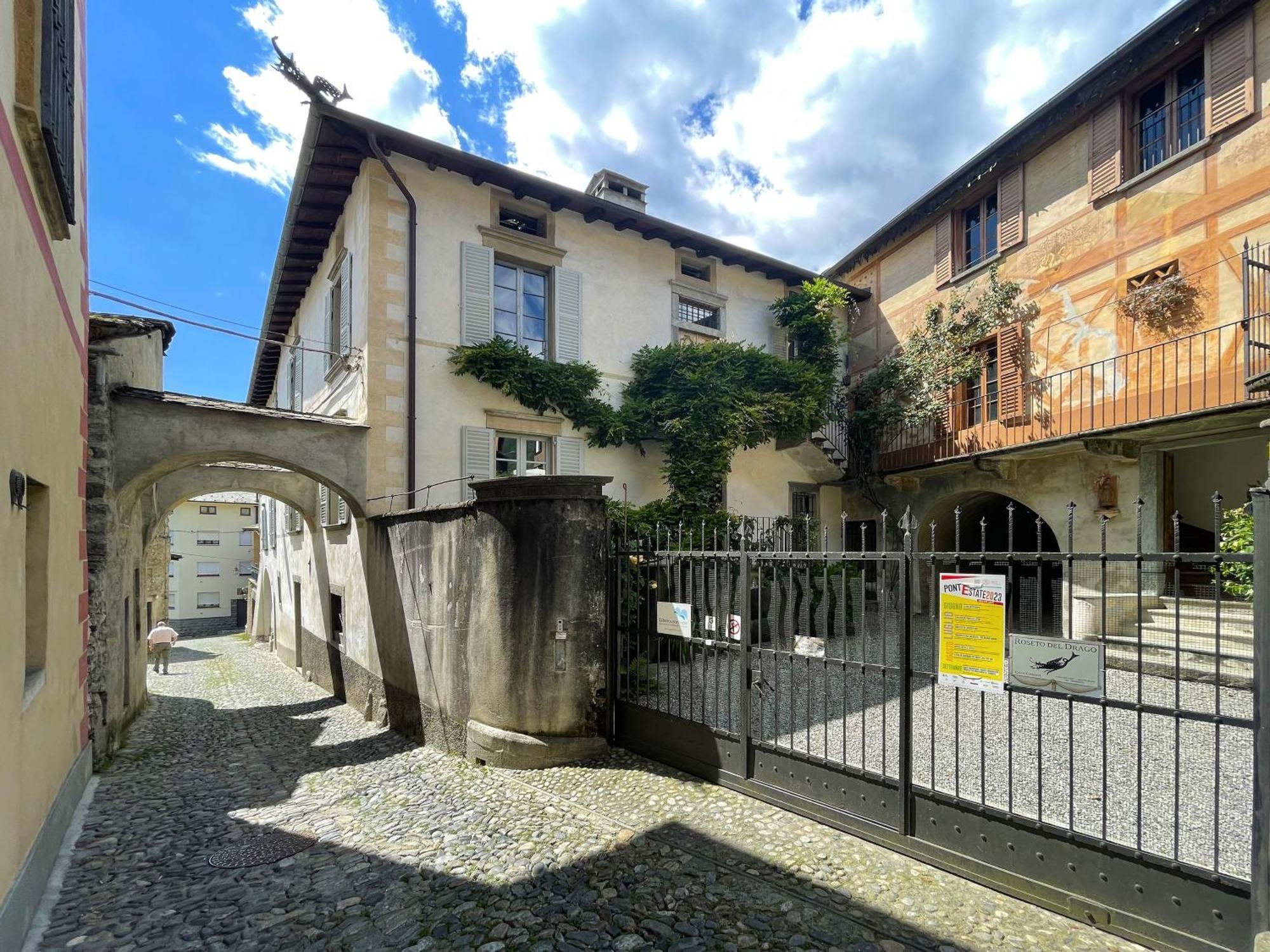 Villa Piano Nobile Al Roseto Del Drago San Bernardo  Esterno foto